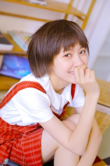 宝妈怕娃闹给同机乘客备100份礼袋